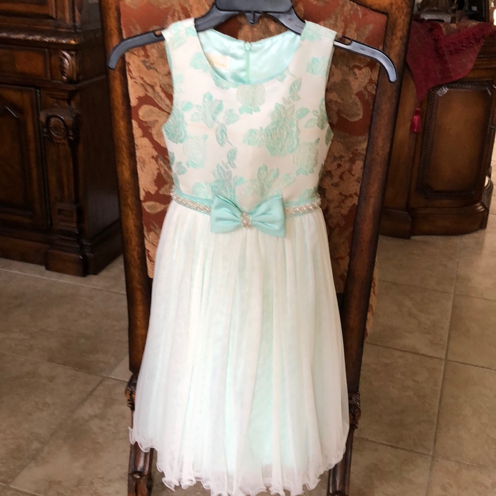 girls dress